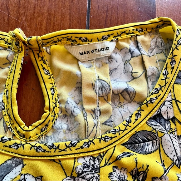 Max Studio Sleeveless Dress Full Skirt Yellow with Black & White Floral Pattern - Picture 9 of 11